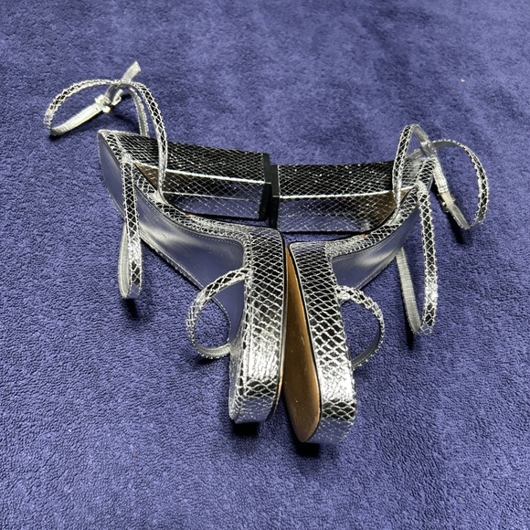 Marc Fisher Women's Katin Metallic Ankle Strap Shoes 8.5 Lightly Pre -Loved $29 - Picture 3 of 11